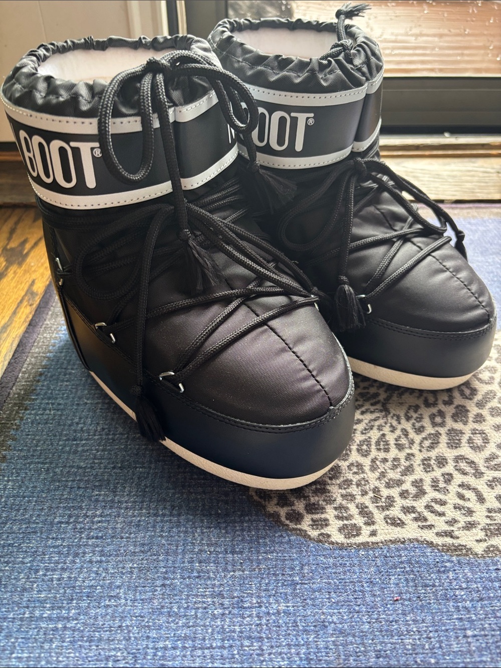Like New Black Moon Boot Kids Snow Boot Sneakers